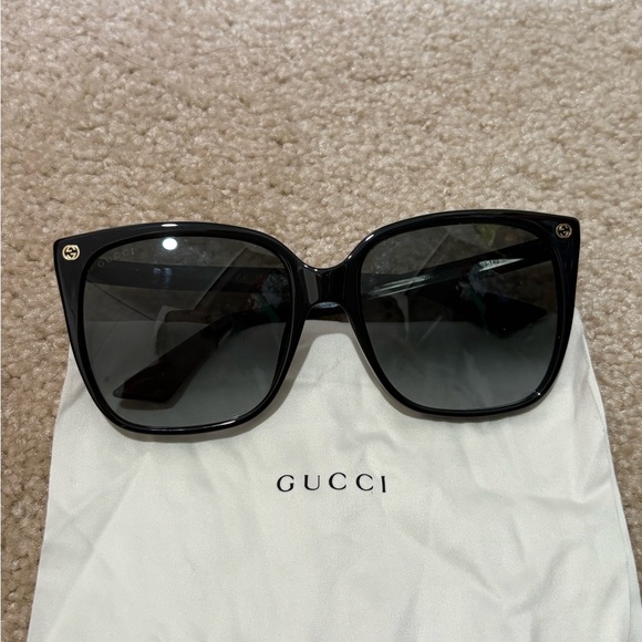 gucci Accessories - Gucci cateye sunglasses
